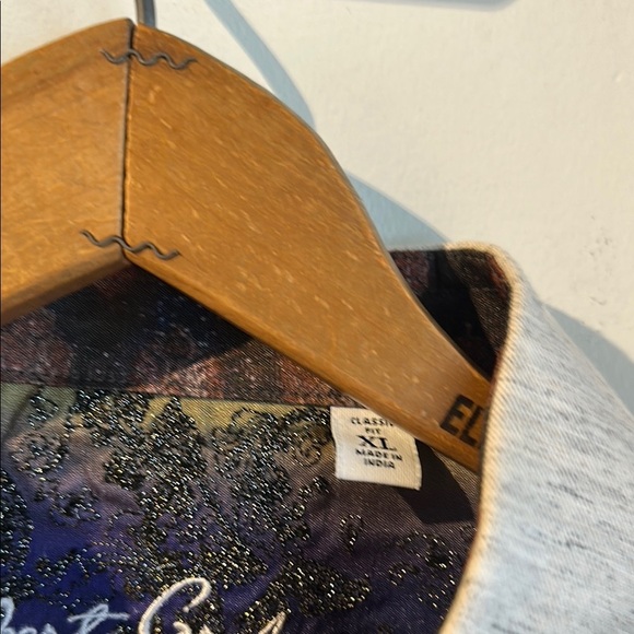 Robert Graham Men's Button-Up Shirt with Embroidered Details - Picture 3 of 8